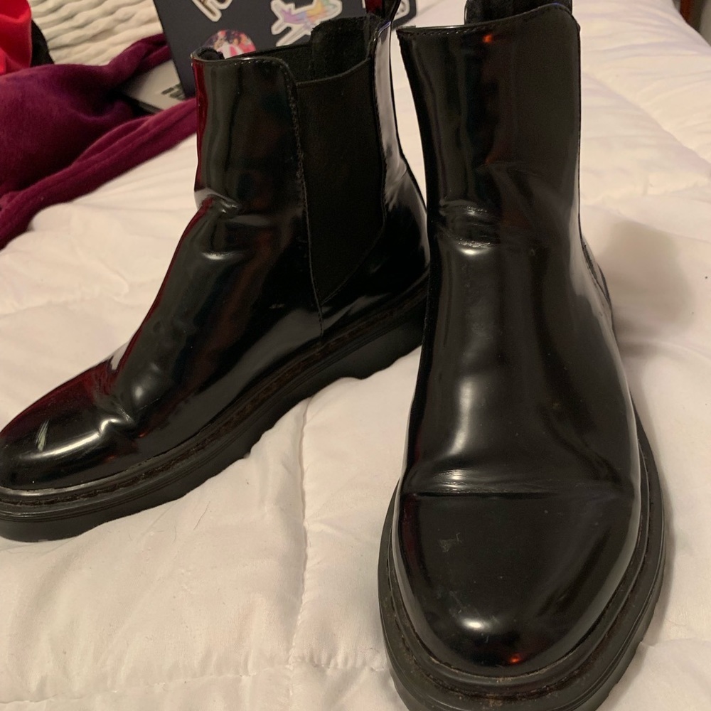 Black Boots